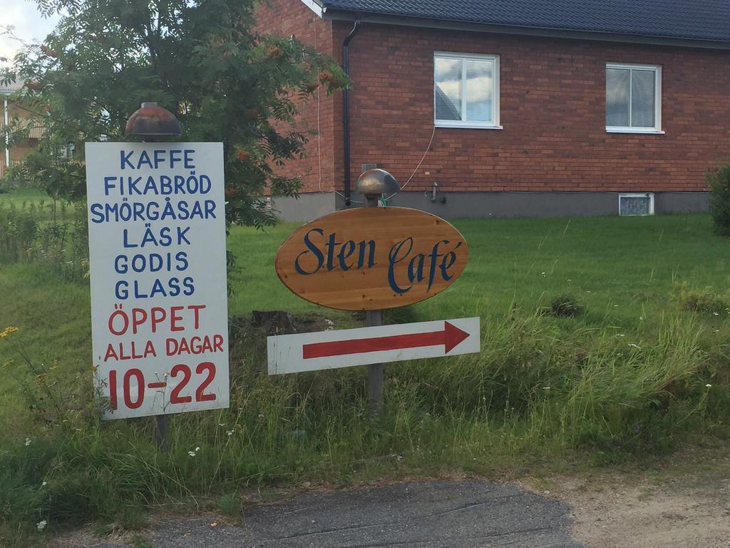 Stuga Vid Hedenaesets Stencafe Exteriér fotografie